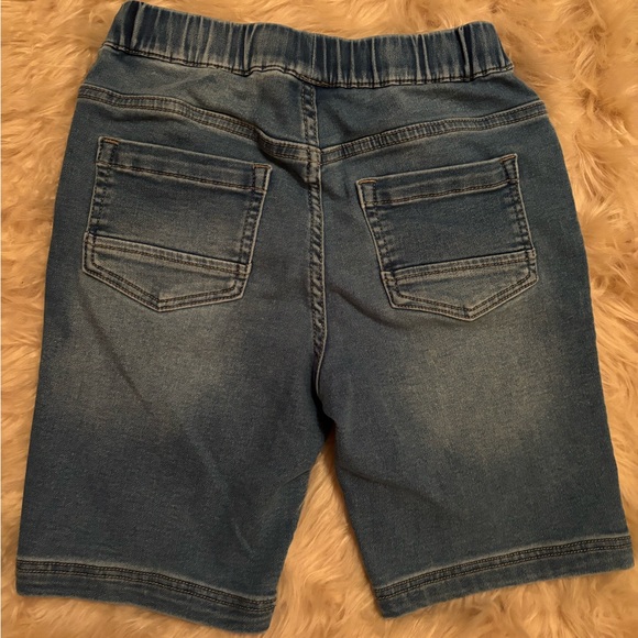 Size 10 / Medium Shorts - Picture 2 of 3